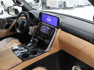 2025 لكزس إل إكس 600