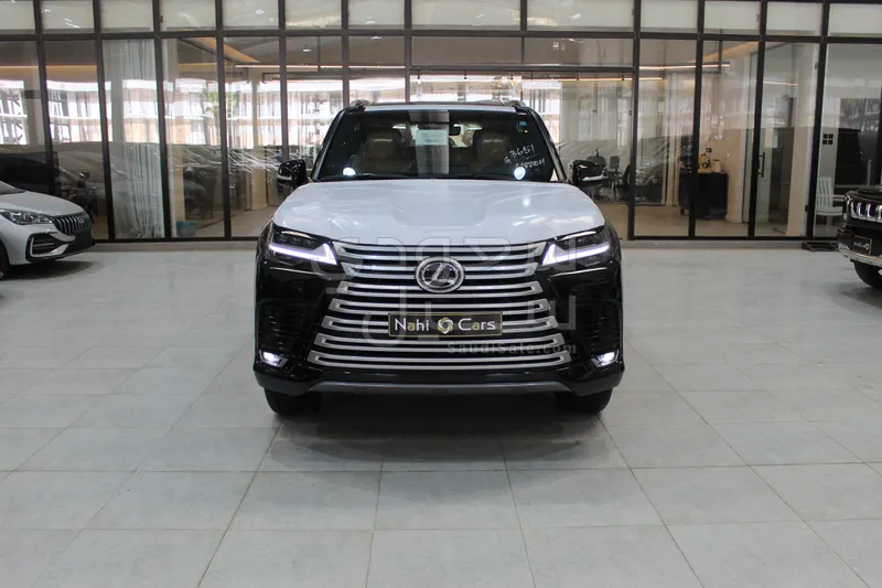 2025 لكزس إل إكس 600