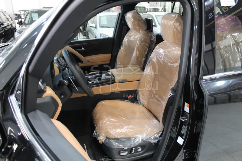 2025 لكزس إل إكس 600