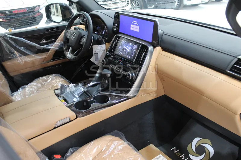 2025 لكزس إل إكس 600