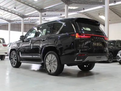 2025 لكزس إل إكس 600