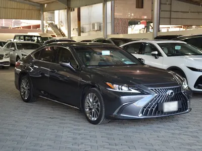 2025 لكزس إي إس 350