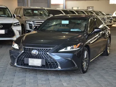 2025 لكزس إي إس 350