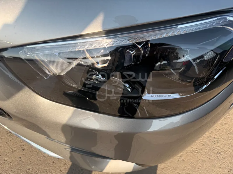 2022 مرسيدس - بنز أي 200