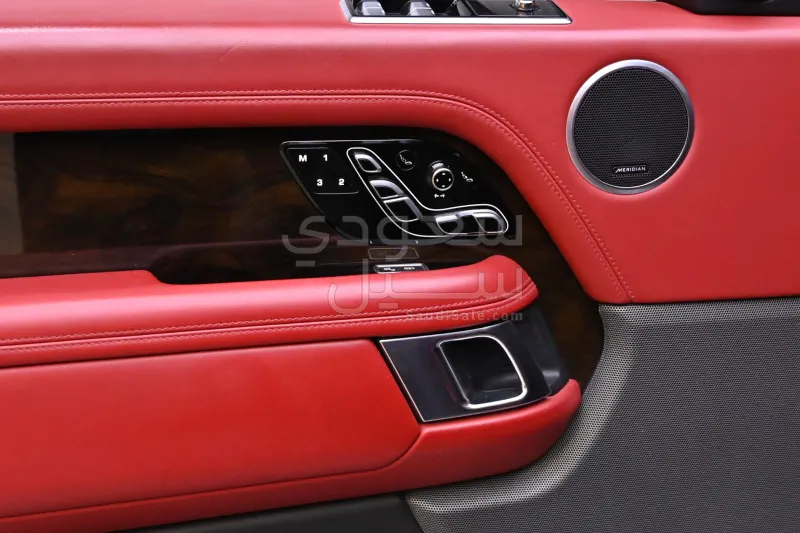 2018 لاند روفر رينج روفر فوج اوتوبيوغرافي