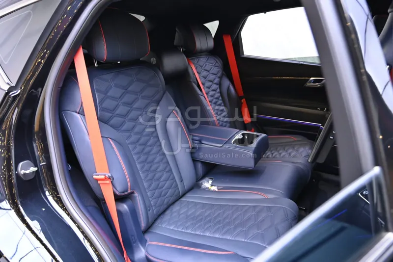 2025 جينيسيس جي في 80