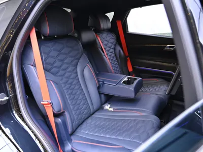 2025 جينيسيس جي في 80