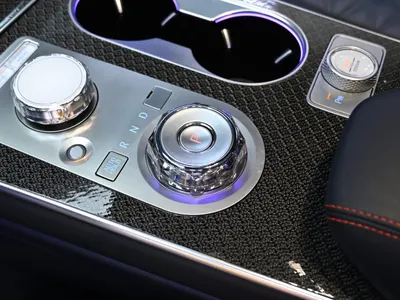 2025 جينيسيس جي في 80