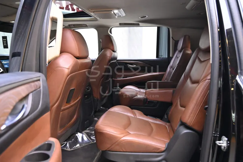 2016 كاديلاك اسكاليد سبورت