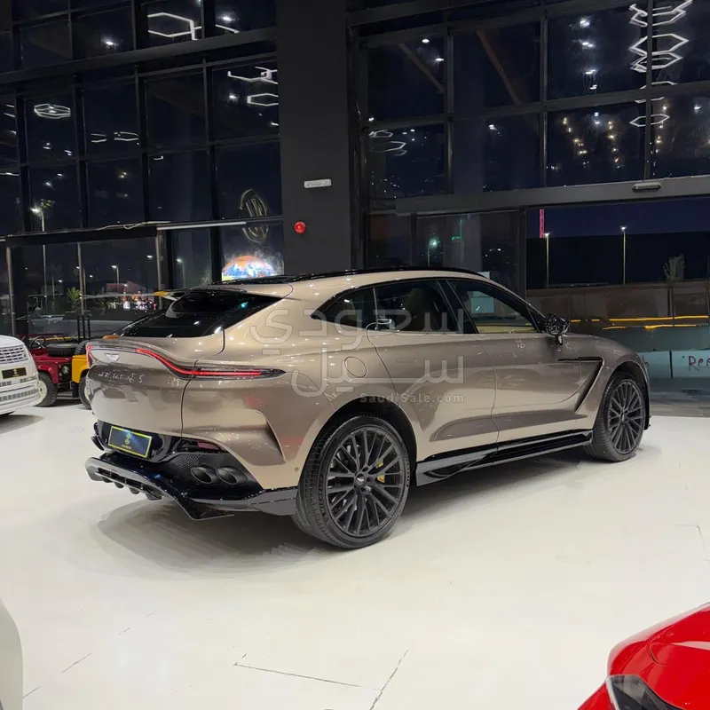 2023 استون مارتن دي بي اكس 707