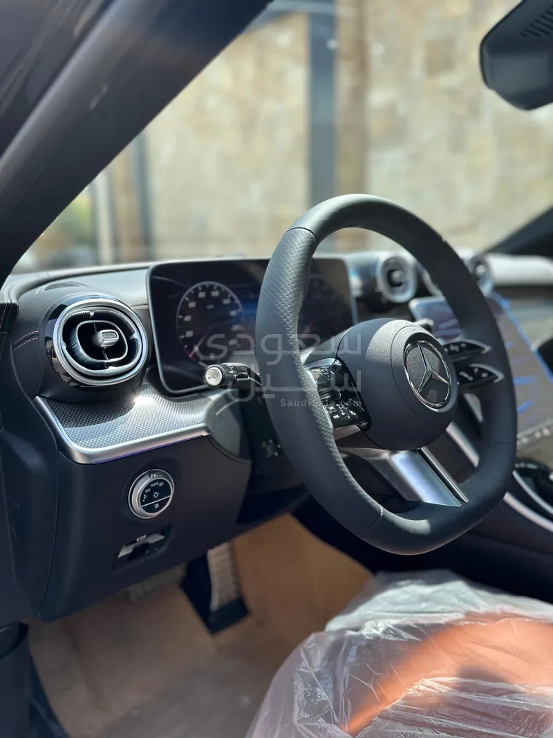 2025 مرسيدس - بنز سي 200