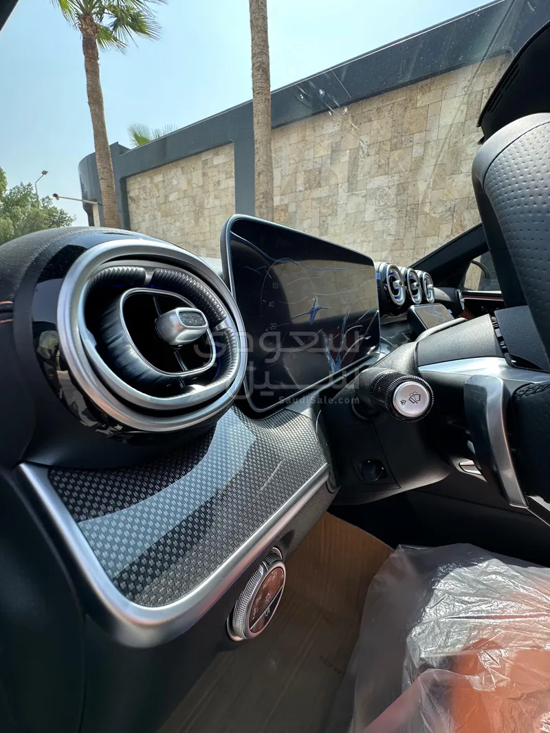 2025 مرسيدس - بنز سي 200