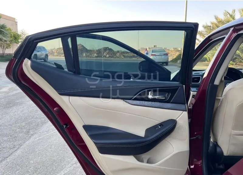 2018 نيسان ماكسيما