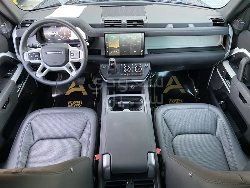 2023 لاند روفر ديفيندر 90