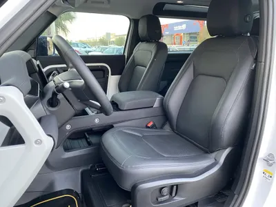 2023 لاند روفر ديفيندر 90