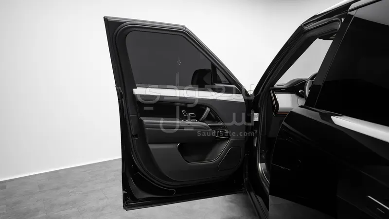 2024 لاند روفر رينج روفر سبورت اس في