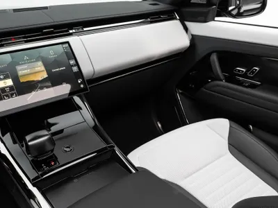 2024 لاند روفر رينج روفر سبورت اس في