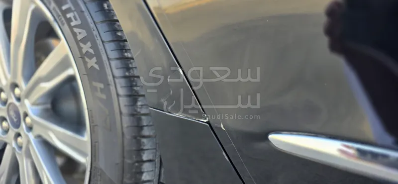 2022 فورد توروس تايتينيوم