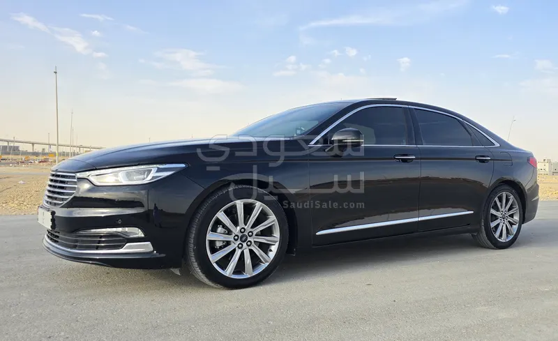 2022 فورد توروس تايتينيوم