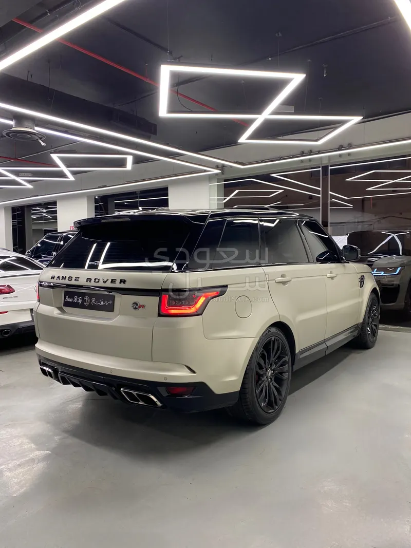 2014 لاند روفر رينج روفر سبورت اتش اس اي