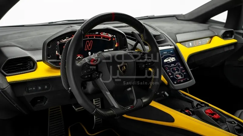 2025 لمبرجيني ريفويلتو