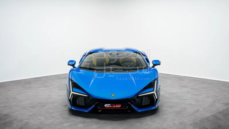 2025 لمبرجيني ريفويلتو