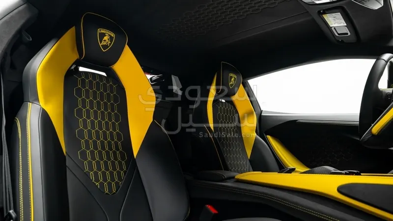 2025 لمبرجيني ريفويلتو