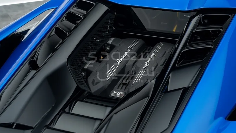 2025 لمبرجيني ريفويلتو