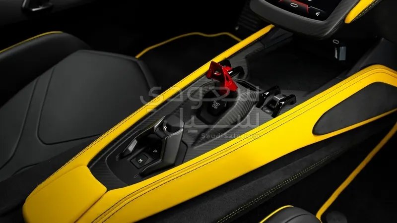 2025 لمبرجيني ريفويلتو