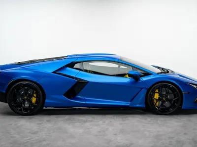 2025 لمبرجيني ريفويلتو