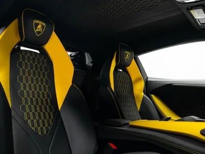 2025 لمبرجيني ريفويلتو