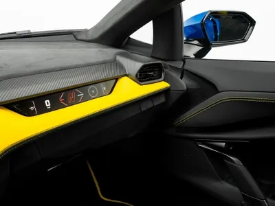 2025 لمبرجيني ريفويلتو