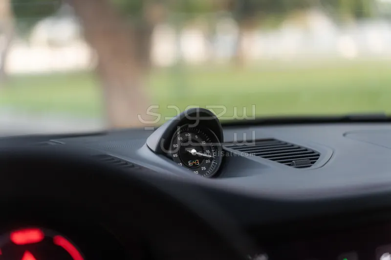 2025 بورش 911 كاريرا كابريوليه