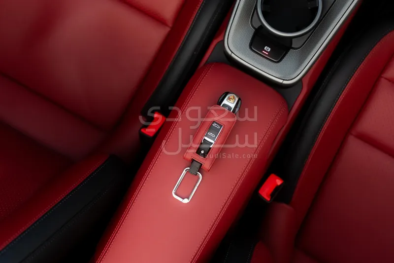 2025 بورش 911 كاريرا كابريوليه