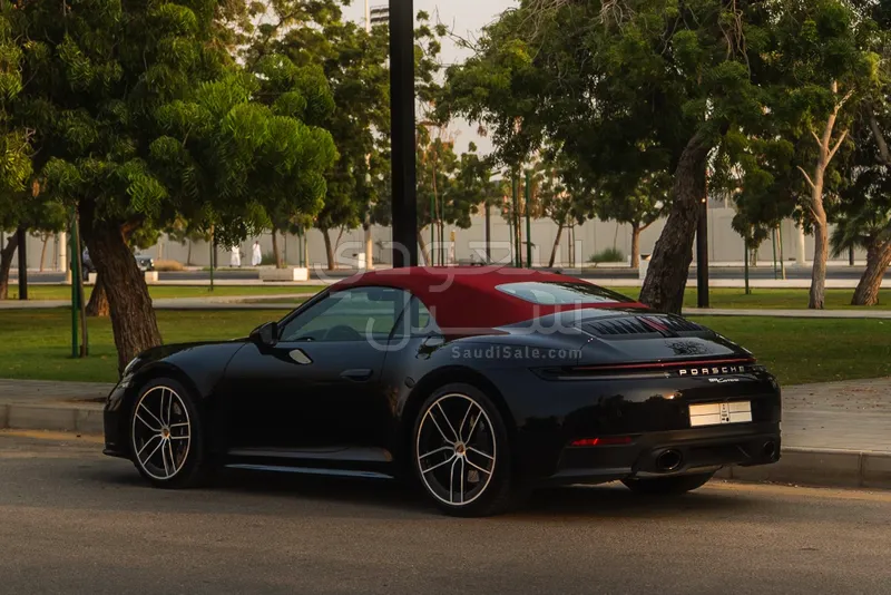 2025 بورش 911 كاريرا كابريوليه