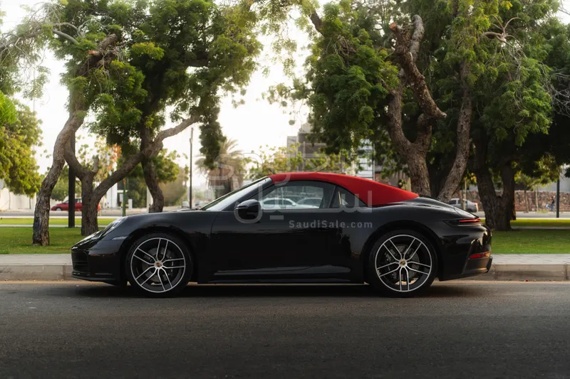 2025 بورش 911 كاريرا كابريوليه