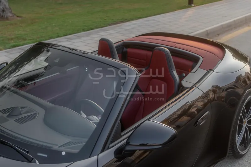 2025 بورش 911 كاريرا كابريوليه