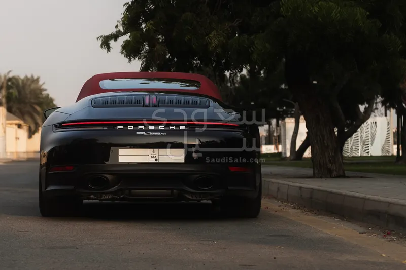 2025 بورش 911 كاريرا كابريوليه