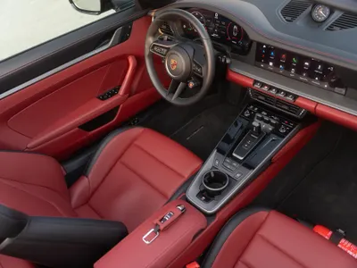 2025 بورش 911 كاريرا كابريوليه