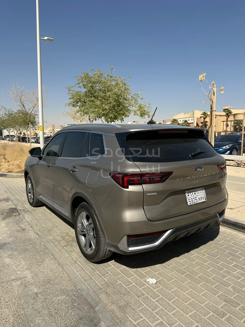 2023 فورد تيريتوري تريند