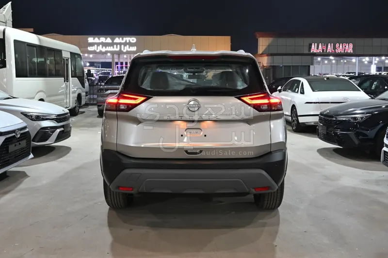 2025 نيسان اكس - ترايل