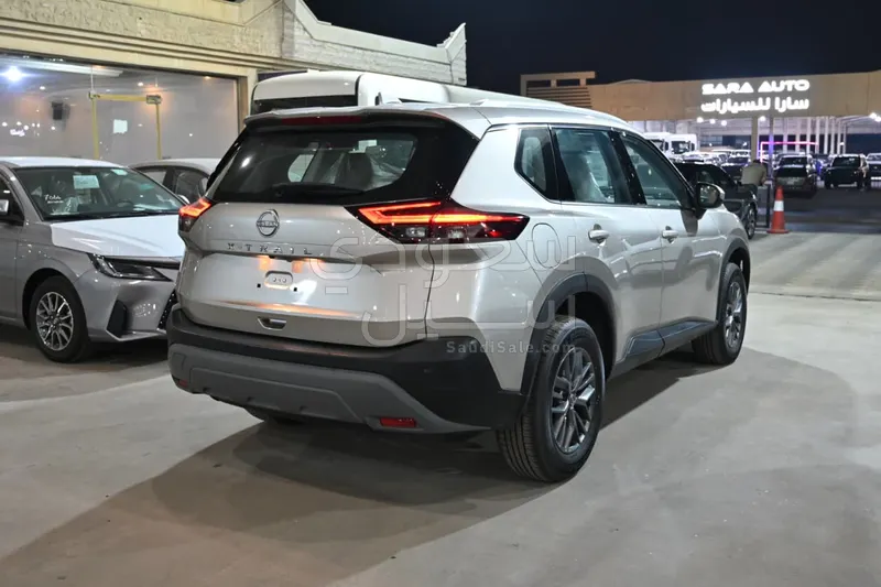 2025 نيسان اكس - ترايل