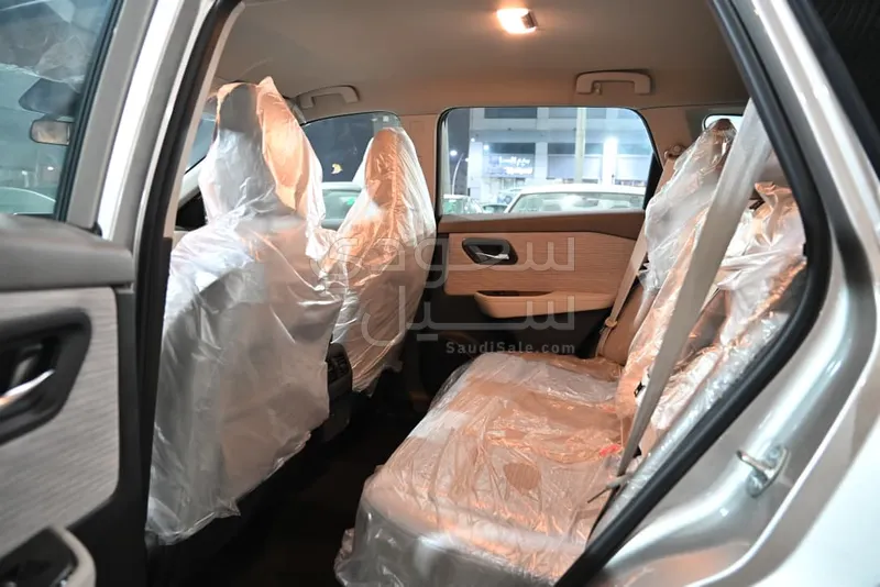 2025 نيسان اكس - ترايل