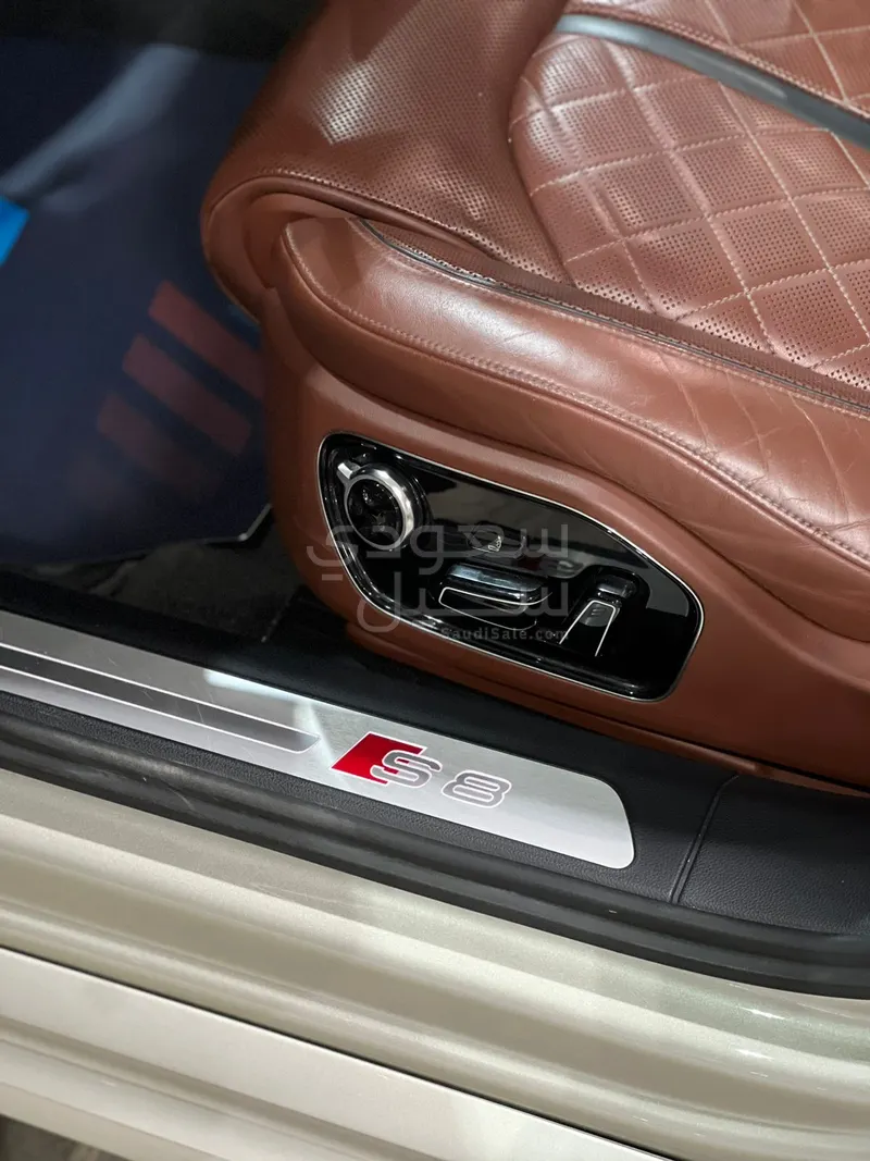 2016 اودي اس 8