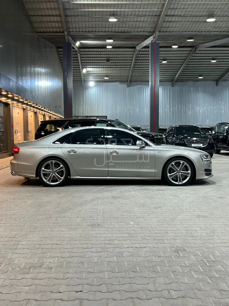 2016 اودي اس 8