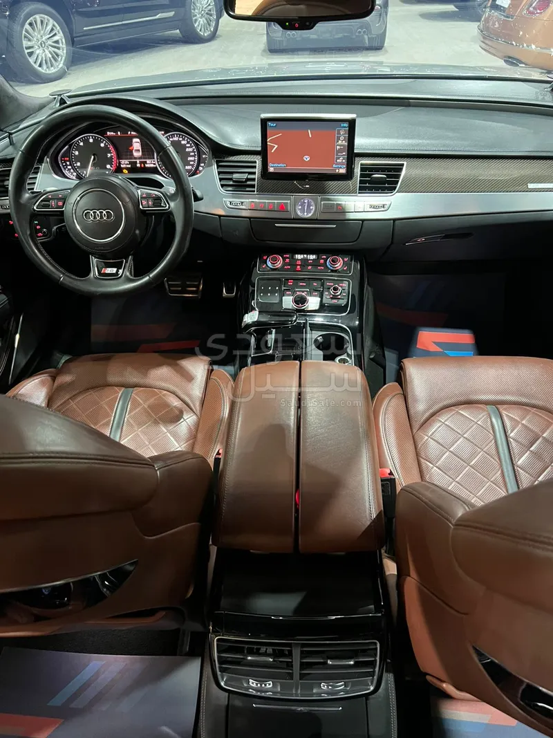 2016 اودي اس 8