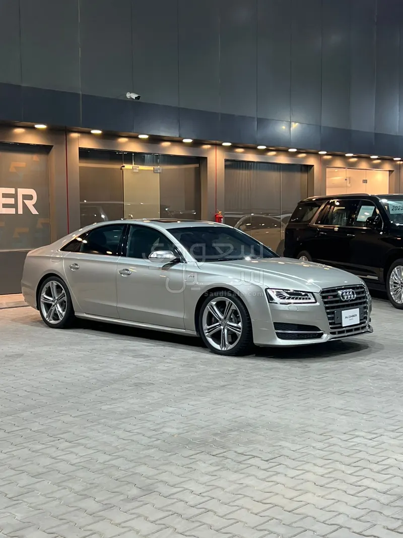 2016 اودي اس 8