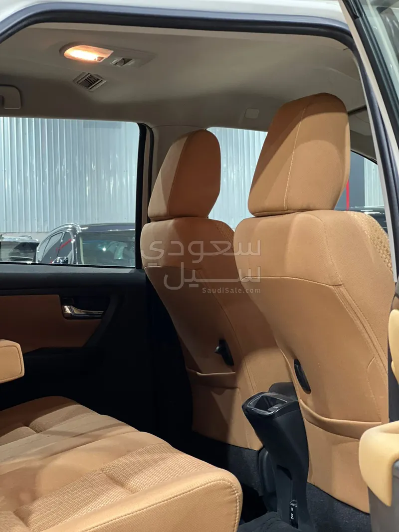 2021 تويوتا فورشنر جي اكس