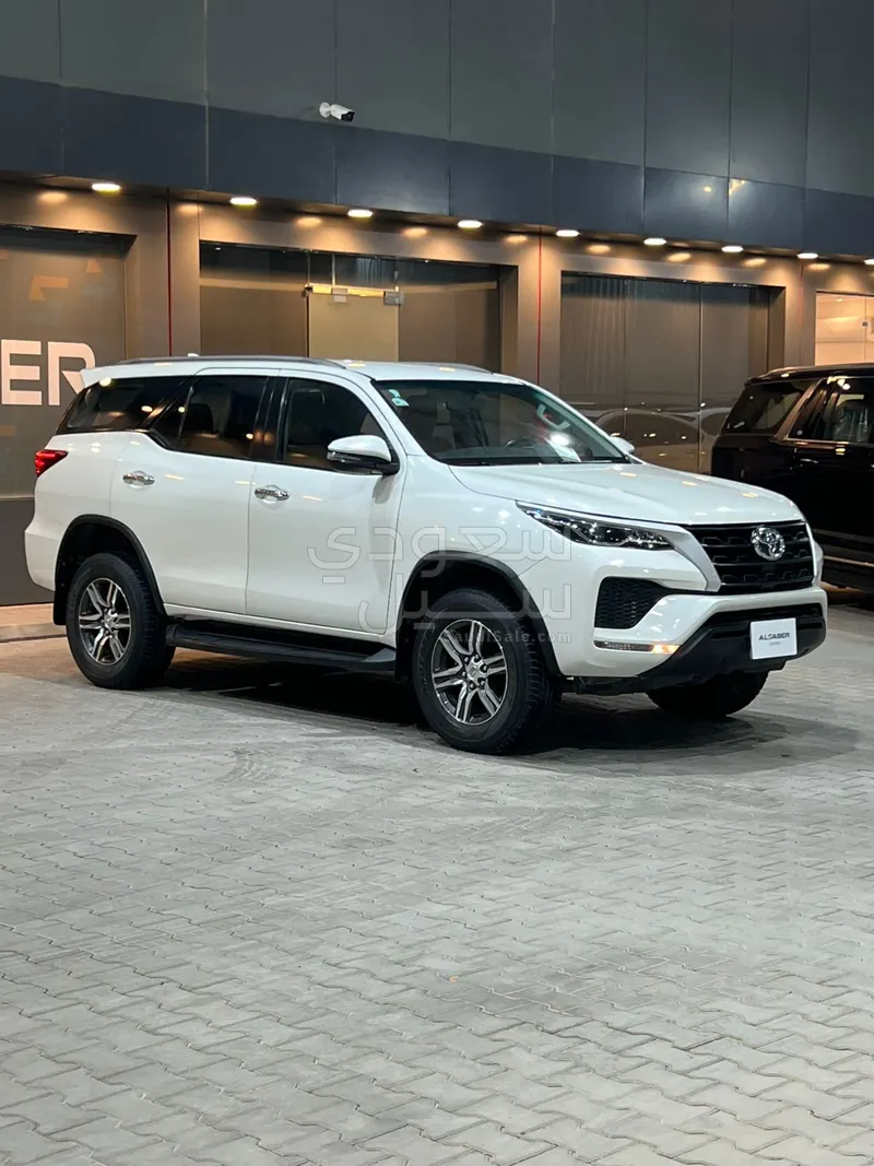 2021 تويوتا فورشنر جي اكس