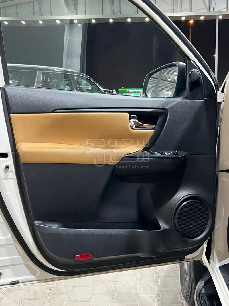 2021 تويوتا فورشنر جي اكس